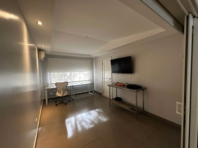 Casa Moderna con finos Acabados y full muebles - Imagen 16