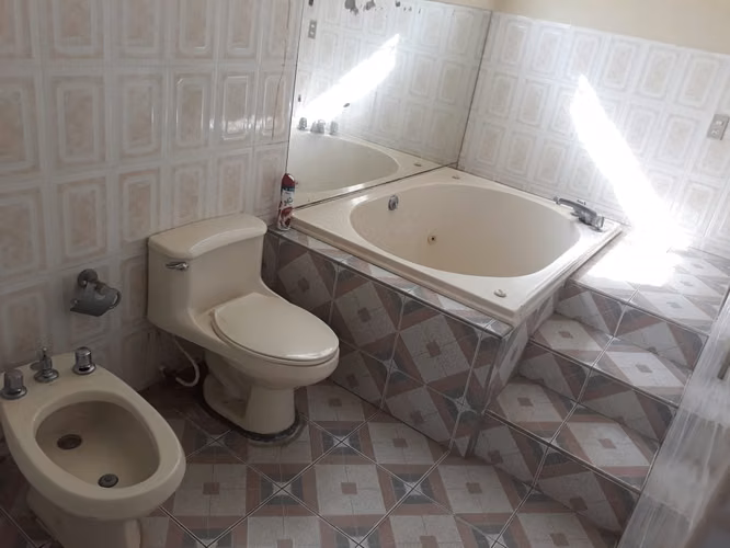 Venta de espaciosa casa en primer entrada Las Colinas con amplio terreno - AM