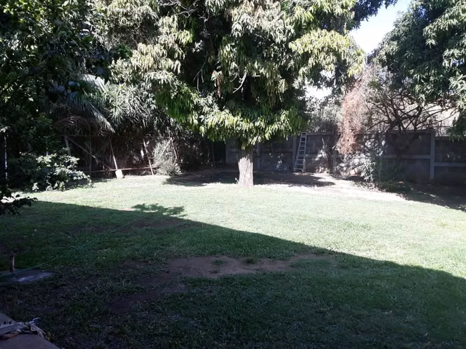 Venta de espaciosa casa en primer entrada Las Colinas con amplio terreno - AM