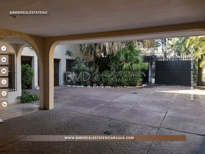VENTA EN BOLONIA PARA NEGOCIO CON BODEGA 320MTS2 BUENA UBICACION 5382
