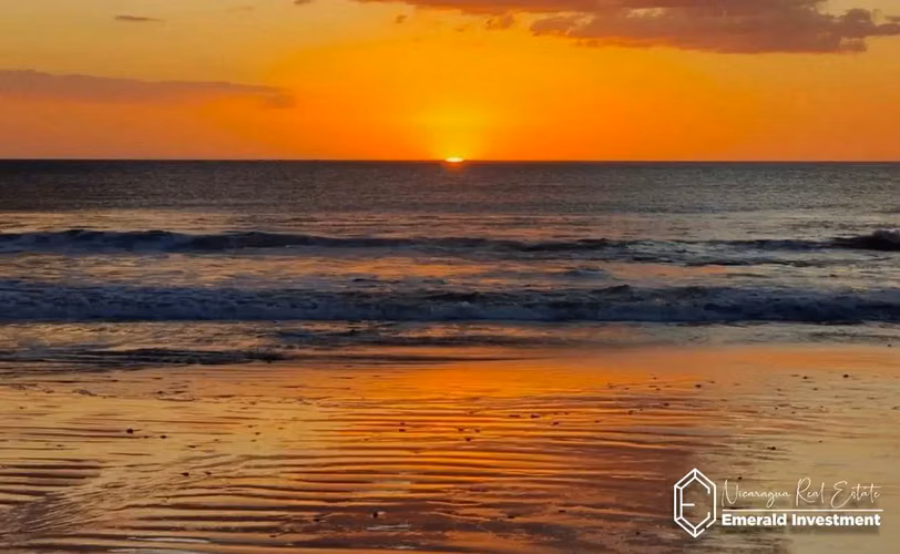 Beachfront Home or Hostel in Playa Masachapa, Nicaragua - Imagen 19