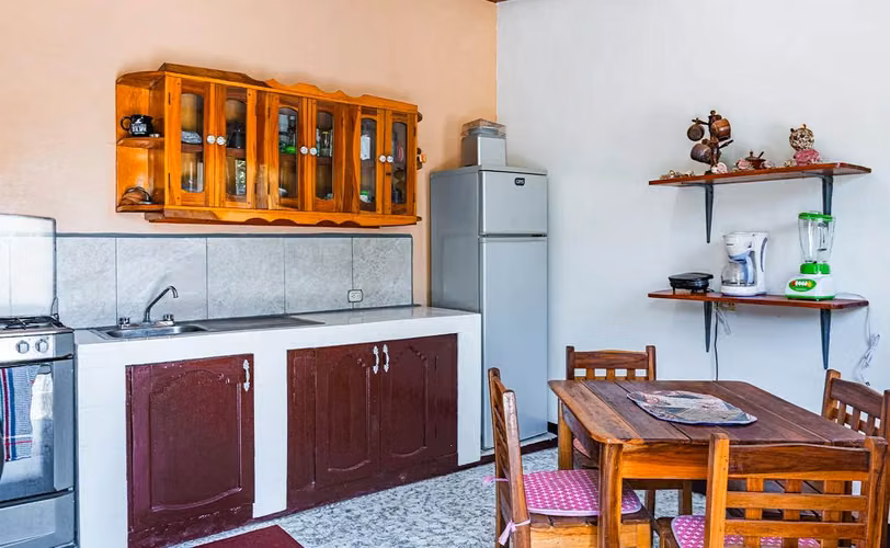 Beachfront Home or Hostel in Playa Masachapa, Nicaragua - Imagen 12