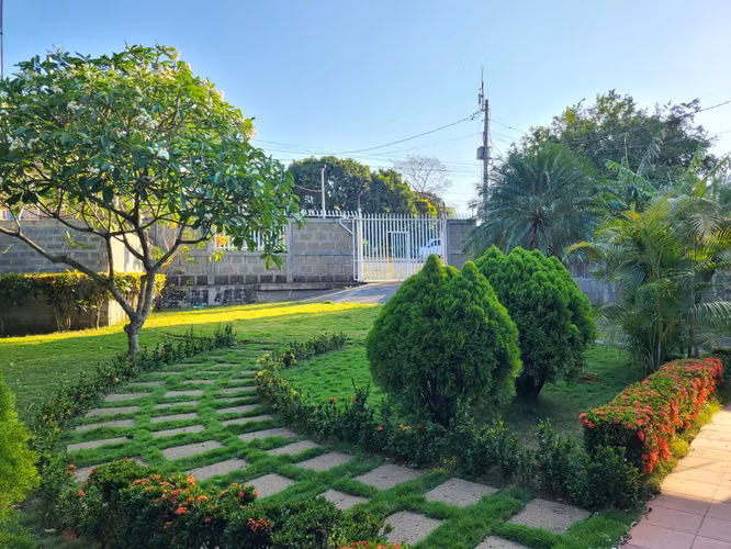 SE VENDE CASA EN CARRETERA MASAYA KM 18.80