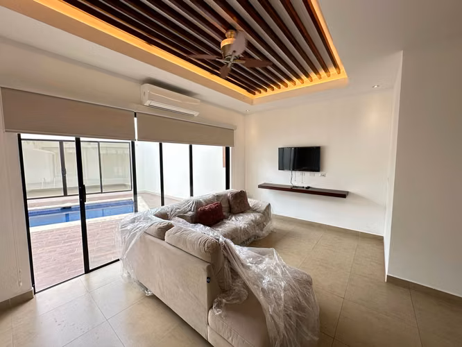  ¡Casa estilo apartamento con piscina privada!