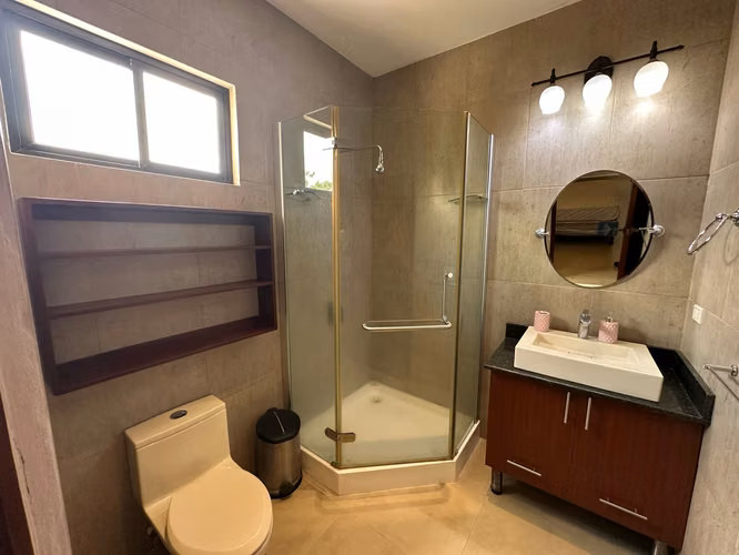  ¡Casa estilo apartamento con piscina privada!