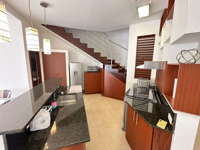  ¡Casa estilo apartamento con piscina privada!