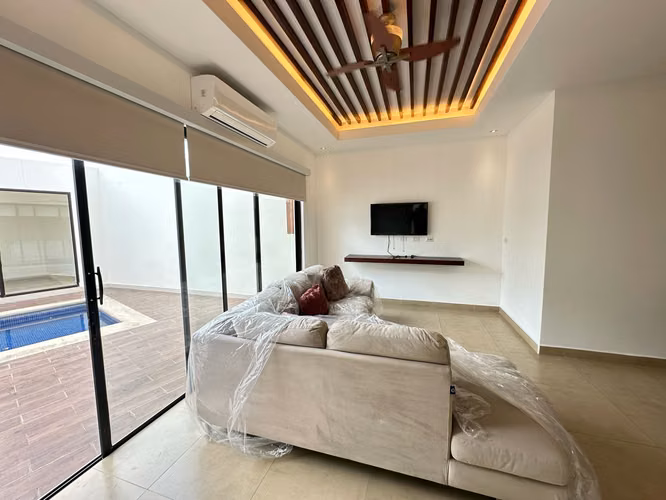  ¡Casa estilo apartamento con piscina privada!