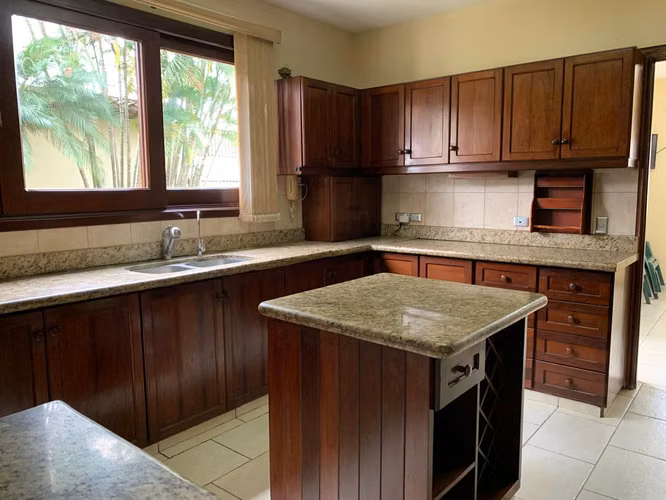 Hermosa casa en venta en Santo Domingo.