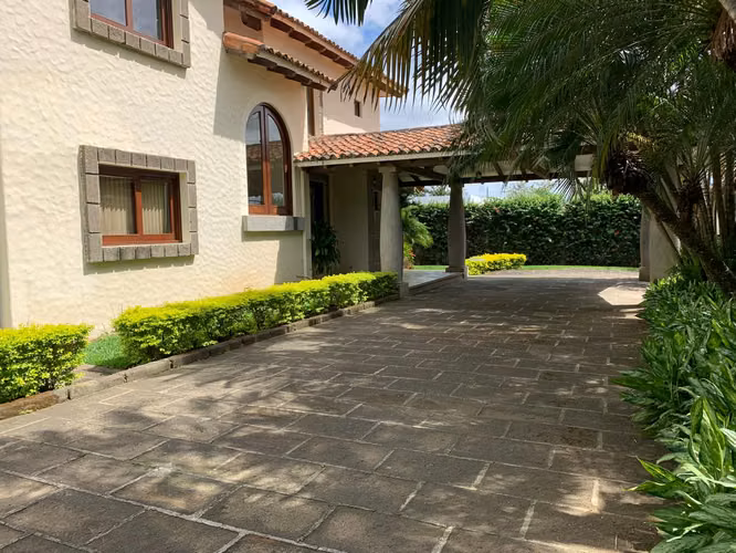 Hermosa casa en venta en Santo Domingo.