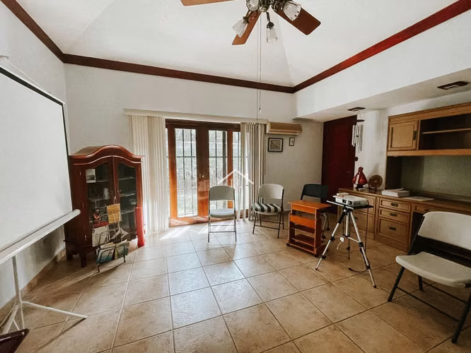 LL-Se Vende Complejo de Dos Casas con Piscina Techada