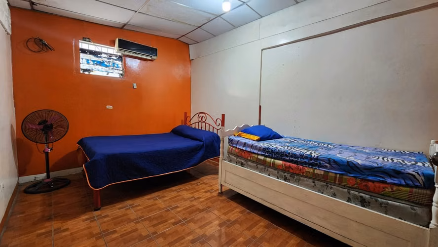 FP> ¡SE VENDE PRECIOSA CASA EN ENRIQUE BERMÚDEZ! $90,000