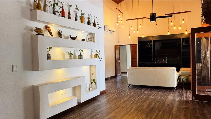 FP> ¡GANGA en Las Colinas! Casa con Piscina Ideal para Negocio o Vivienda $325,000