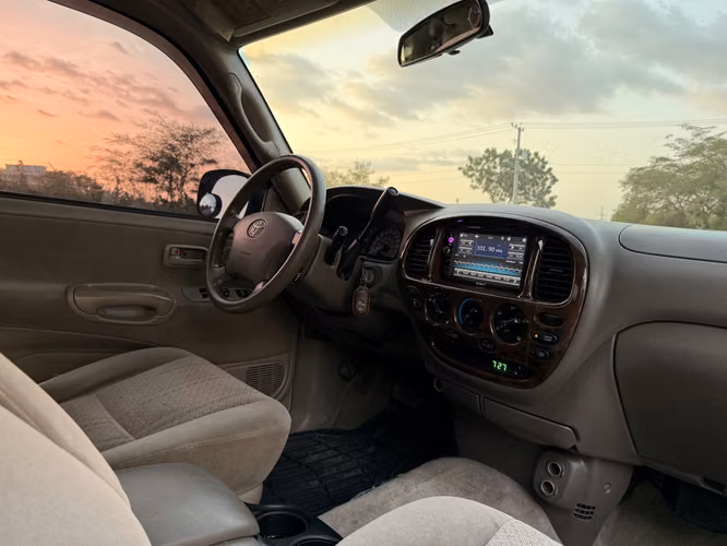 TOYOTA TUNDRA SR5