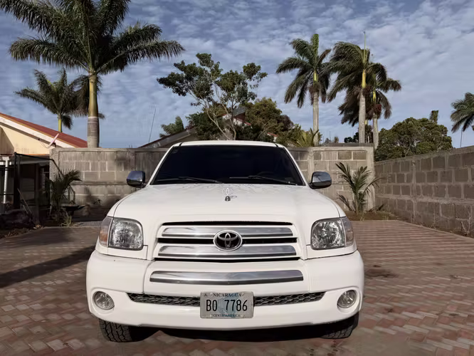 TOYOTA TUNDRA SR5