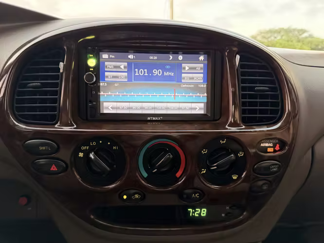 TOYOTA TUNDRA SR5
