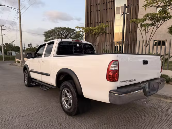 TOYOTA TUNDRA SR5