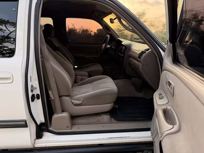 TOYOTA TUNDRA SR5