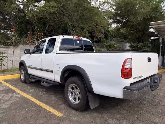 TOYOTA TUNDRA SR5