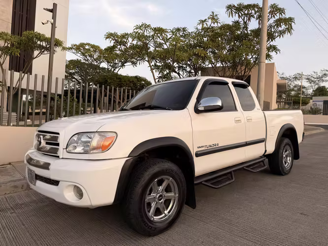 TOYOTA TUNDRA SR5