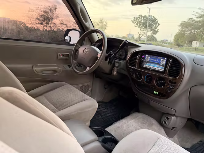 TOYOTA TUNDRA SR5