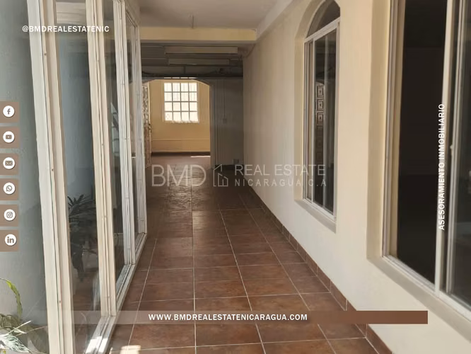 Venta de propiedad en Bolonia con las comodidades necesarias para diversos tipos de negocio BMD