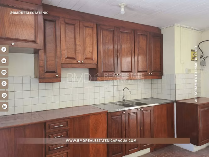 Venta de propiedad en Bolonia con las comodidades necesarias para diversos tipos de negocio BMD