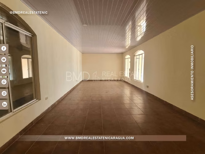Venta de propiedad en Bolonia con las comodidades necesarias para diversos tipos de negocio BMD