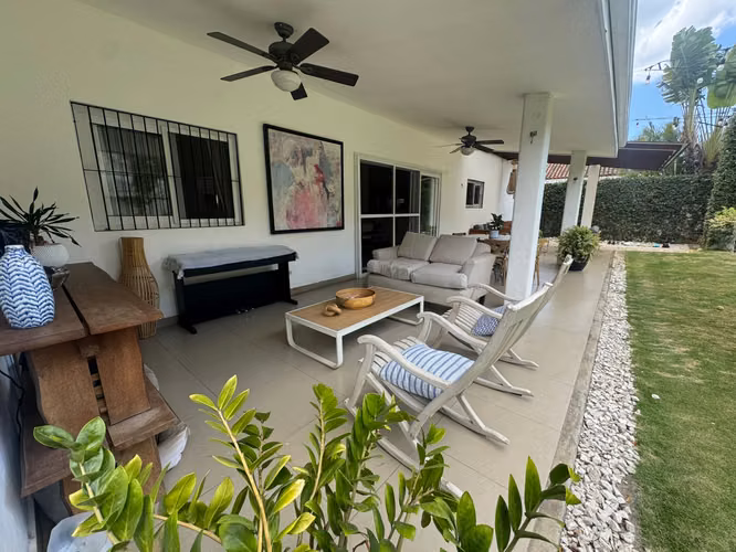 Casa en Renta – Villa Fontana, Managua