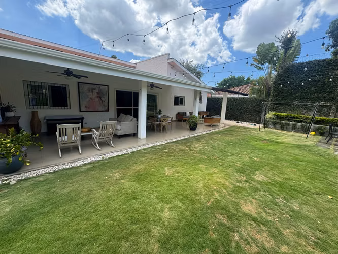 Casa en Renta – Villa Fontana, Managua