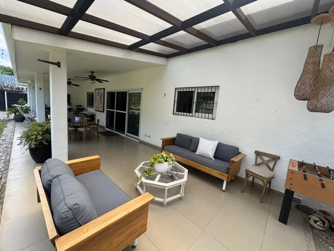 Casa en Renta – Villa Fontana, Managua