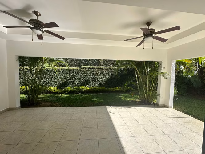 Casa Moderna con excelente opcion