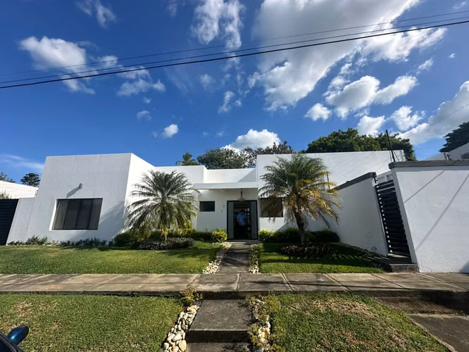 Casa Moderna con excelente opcion