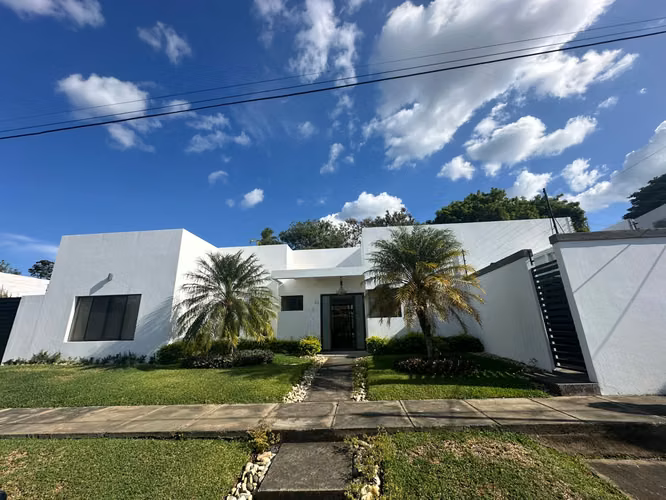 Casa Moderna con excelente opcion