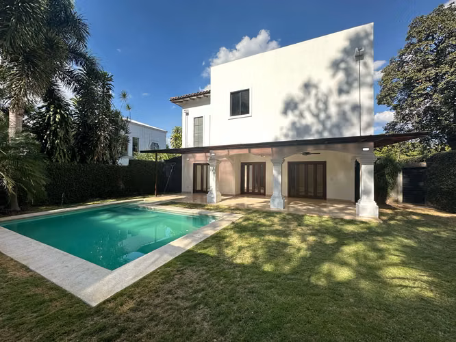 Se Vende en Santo Domingo casa