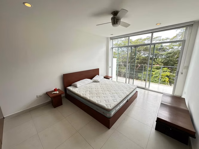 SE RENTA CASA ESTILO APARTAMENTO – - Imagen 2