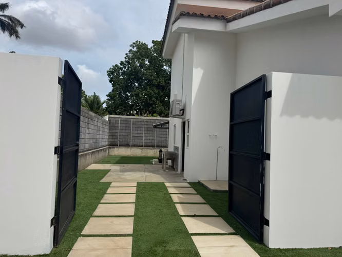 SE RENTA CASA  SANTO DOMINGO  - Imagen 8