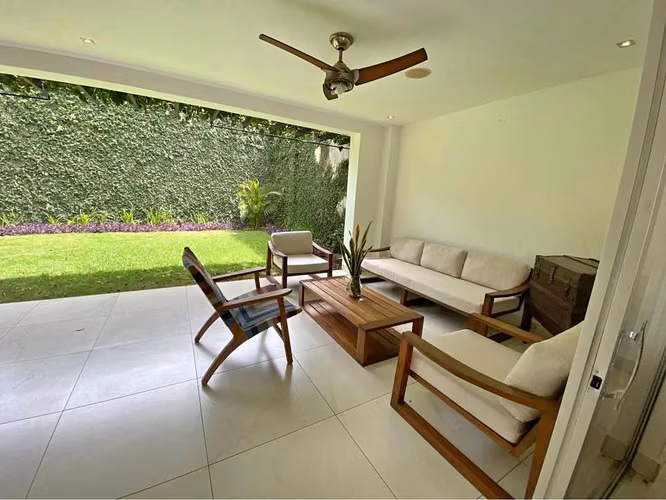Se Vende Casa – Santo Domingo (por Galería) $235,000 FP