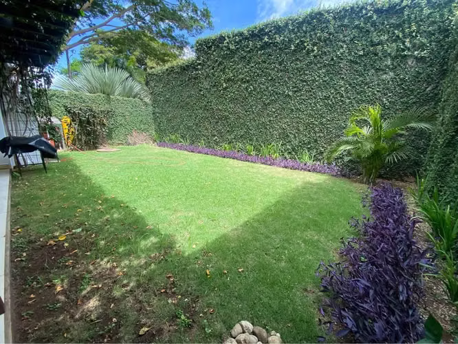 Se Vende Casa – Santo Domingo (por Galería) $235,000 FP