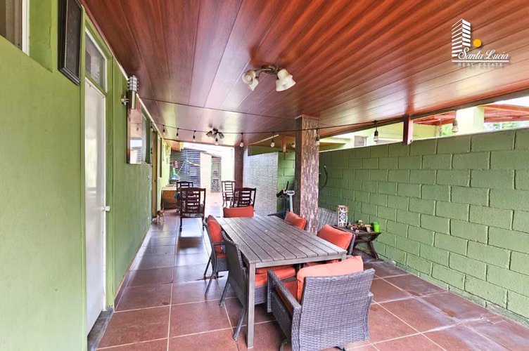 Preciosa Casa en Venta en Residencial Lomas del Valle – IY