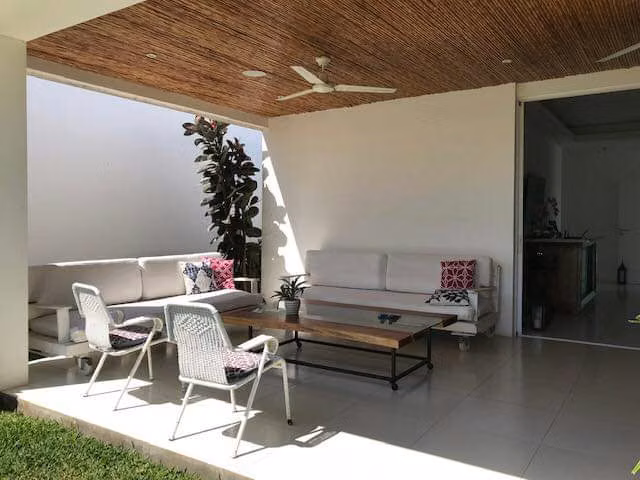  Casas Modernas en Las Colinas – En Condominio Privado 