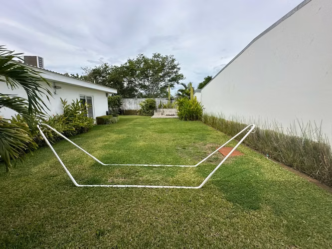  Casas Modernas en Las Colinas – En Condominio Privado 