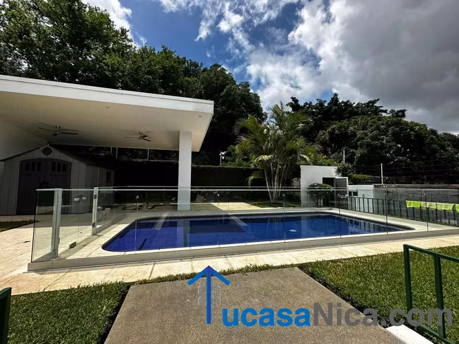  Casa Moderna Minimalista en Renta