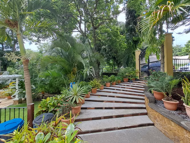 VENTA DE CASA EN RESIDENCIAL  ALTOS DEE VILLA FONTANA!!LAM