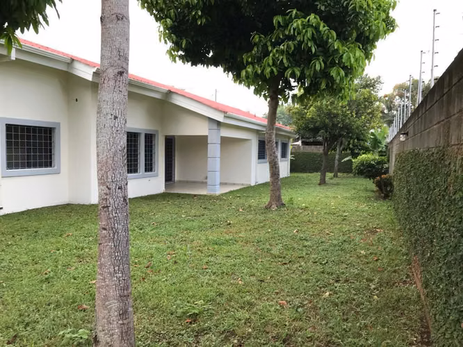 CARRETERA MASAYA KM 12. SE VENDE CASA RESIDENCIAL PRIVADO.