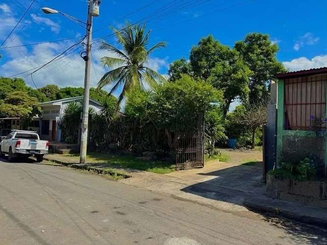 Se vende terreno comercial cerca del mercado oriental FP - Imagen 2