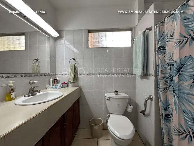 Venta de vivienda con apartamento independiente en Villa Fontana Sur 0511 - Imagen 11