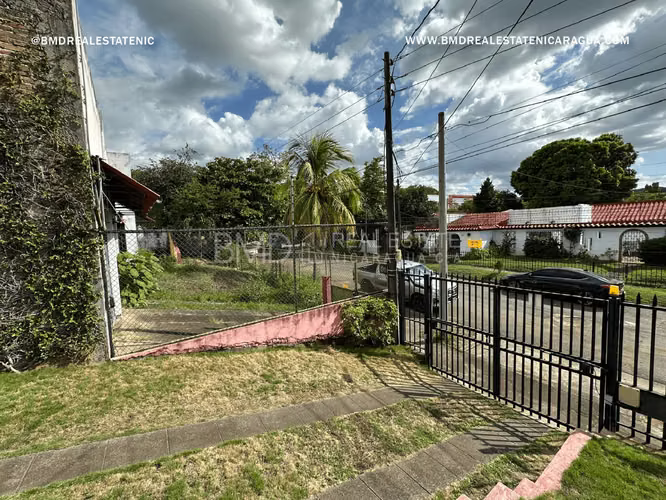 Venta de vivienda con apartamento independiente en Villa Fontana Sur 0511 - Imagen 2