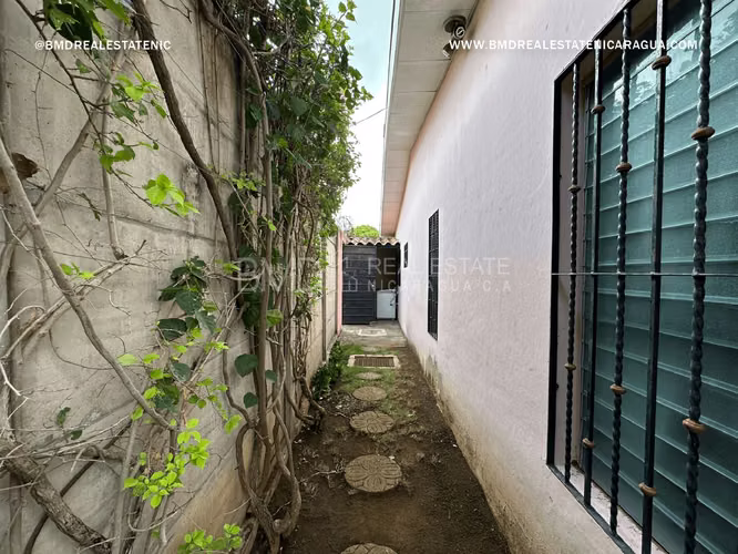 Venta de vivienda con apartamento independiente en Villa Fontana Sur 0511 - Imagen 20