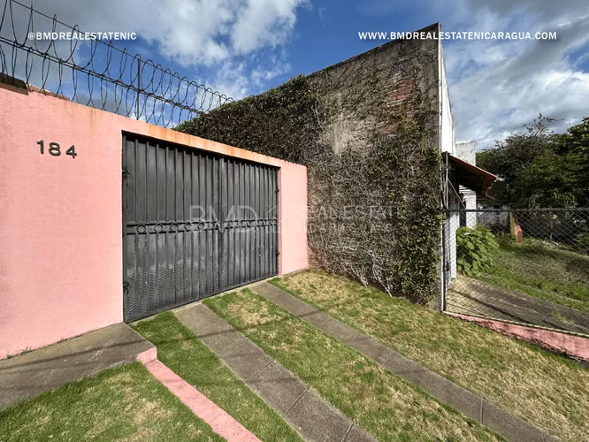 Venta de vivienda con apartamento independiente en Villa Fontana Sur 0511 - Imagen 3