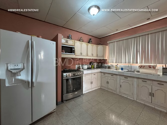 Venta de vivienda con apartamento independiente en Villa Fontana Sur 0511 - Imagen 6